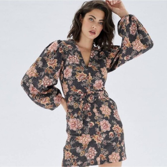 Minkpink Mehdya Floral V-Neck Belted Mini Dress Balloon Sleeves Revolve - Picture 2 of 12